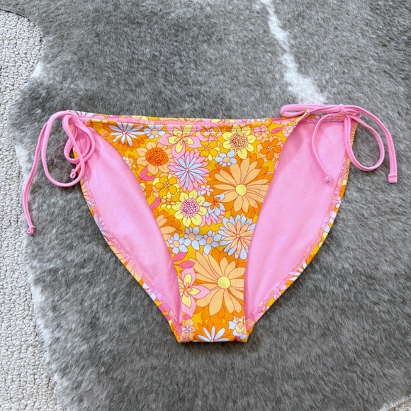NWOT Retro Flower Bikini Bottom - Picture 2 of 10